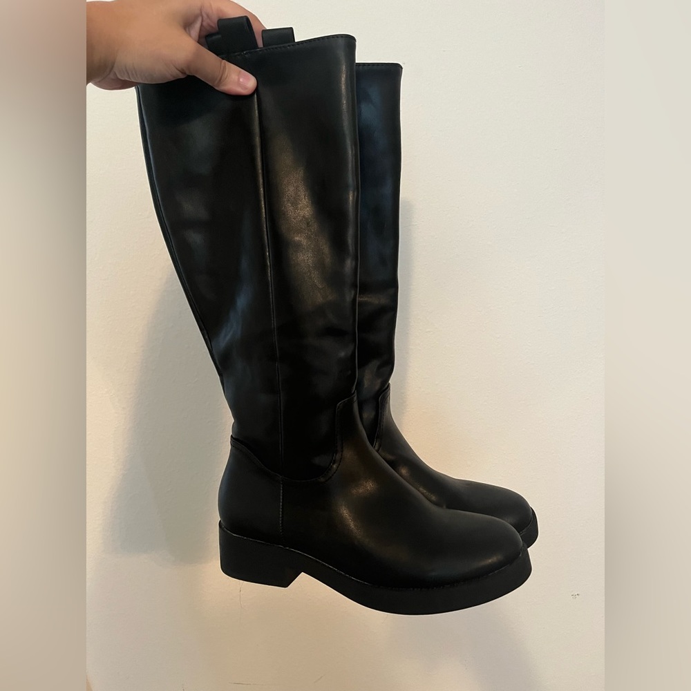 Black Boots
